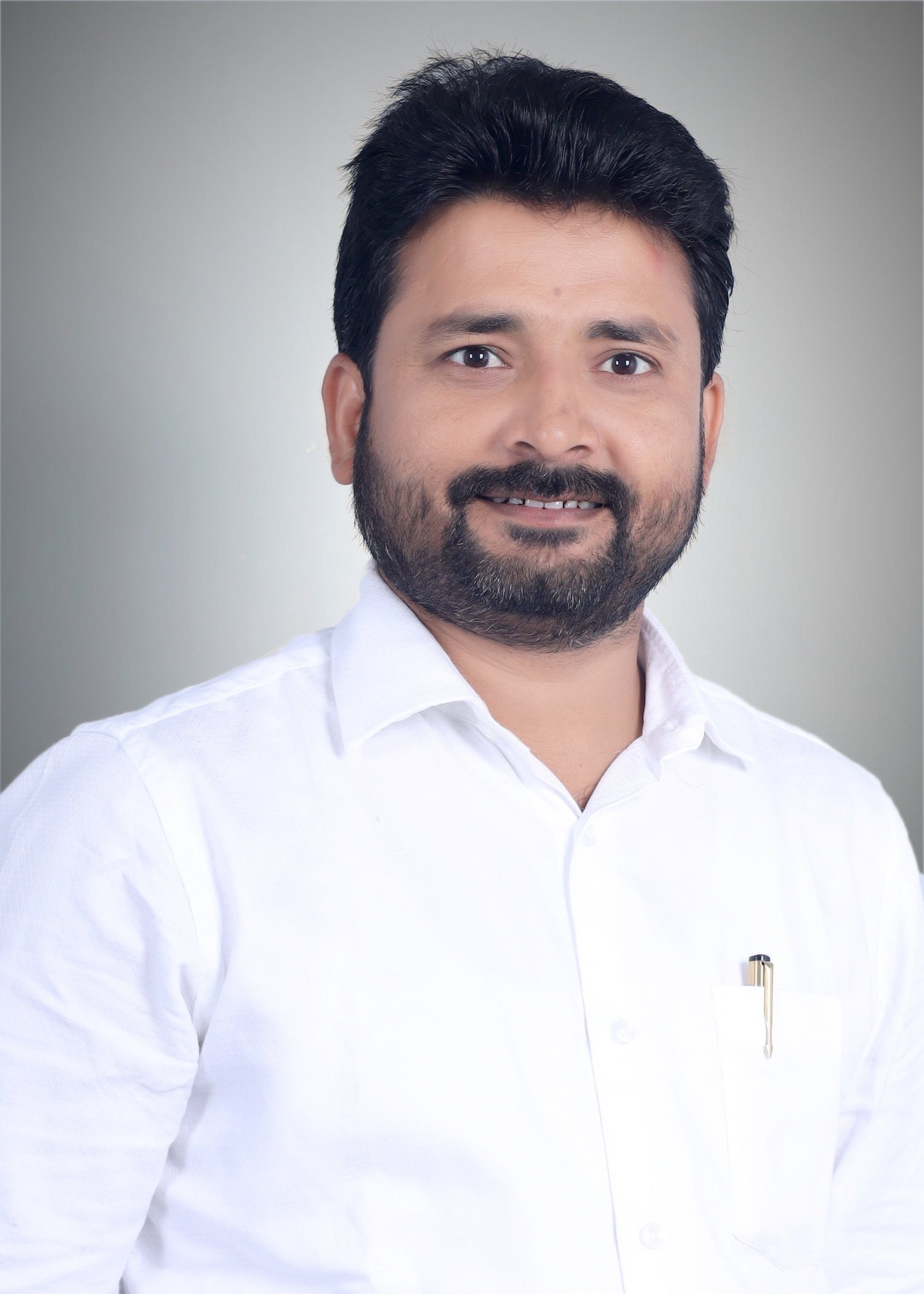 Leader Image